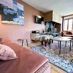 Ribera 1 - Beautiful Reformed House Parking Vakantiehuis Formiguères