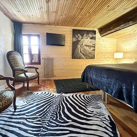 Ribera 1 - Beautiful Reformed House Parking Vakantiehuis