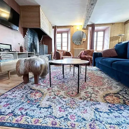 Vakantiehuis Ribera 1 - Beautiful Reformed House Parking
