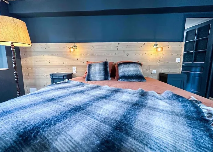 Ribera 1 - Beautiful Reformed House Parking Vakantiehuis