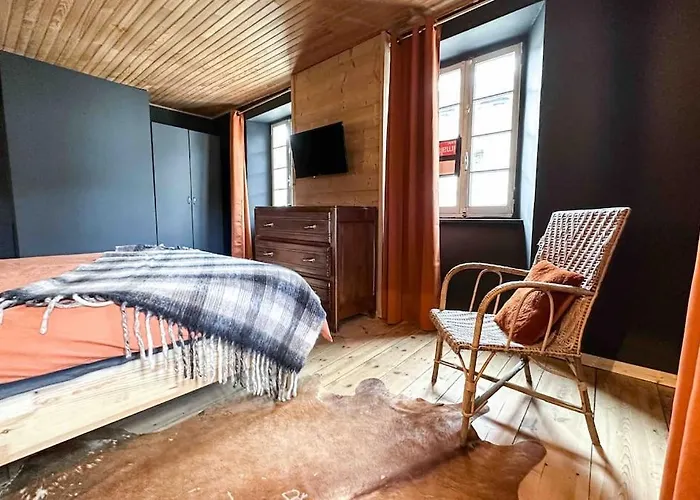 Vakantiehuis Ribera 1 - Beautiful Reformed House Parking