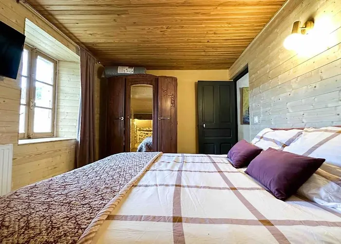 Ribera 1 - Beautiful Reformed House Parking Vakantiehuis *