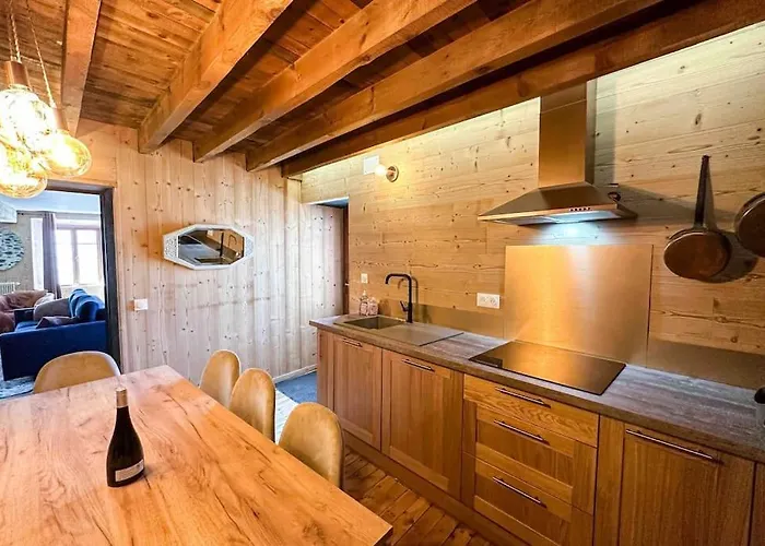 Ribera 1 - Beautiful Reformed House Parking Vakantiehuis
