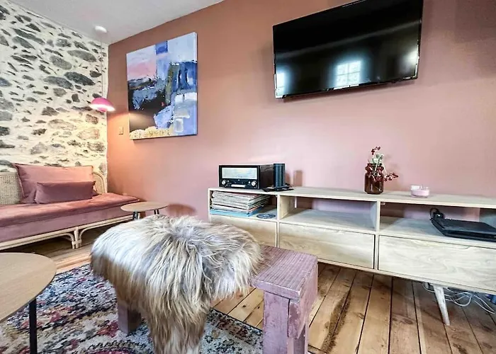 Ribera 1 - Beautiful Reformed House Parking Vakantiehuis