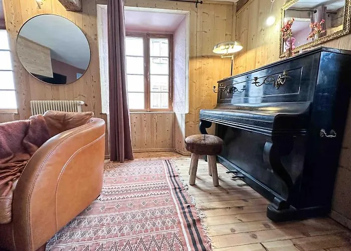 Ribera 1 - Beautiful Reformed House Parking Vakantiehuis